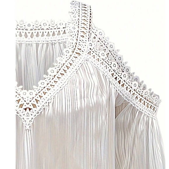 Boho White Lace Cold Shoulder Striped Loose Fit Blouse - Picture 4 of 5